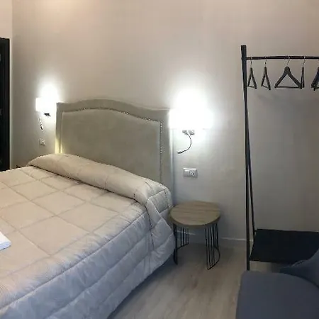Re Di Smirne 2* Bari