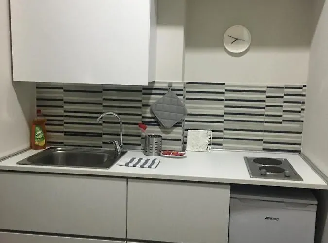 Re Di Smirne By Apulia باري